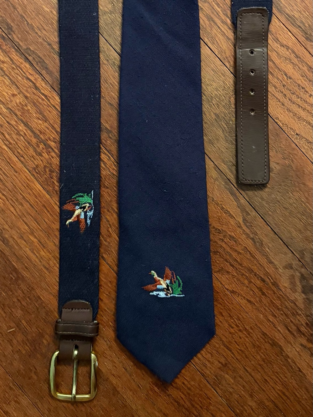 Benchmark Navy Knit Tie with Ivory Label, Vintage duck matching set.